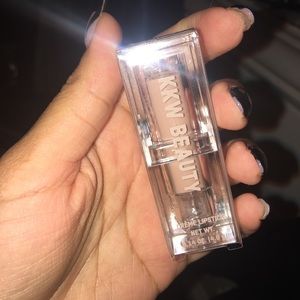KKW beauty nude crème lipstick in 1 nude